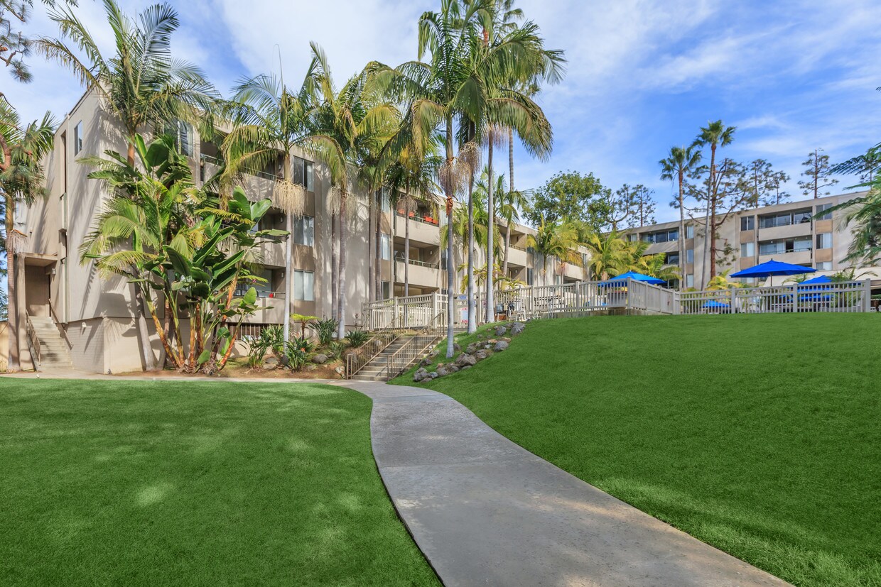 Los Arboles Apartments Rentals Del Mar, CA