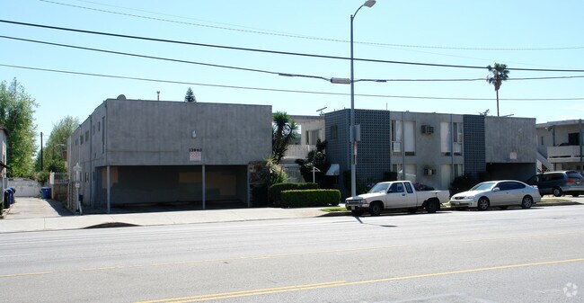 Building Photo - 13940 Sherman Way