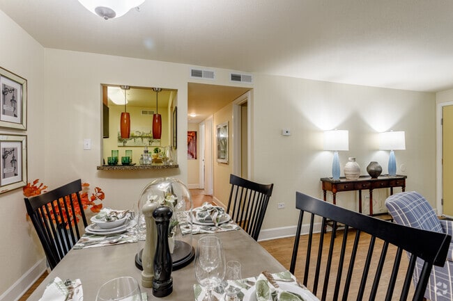 2BR, 1BA - Windsor - ReNew Kennedy Park