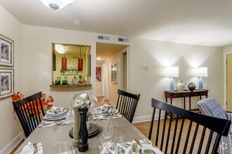 2BR, 1BA - Windsor - ReNew Kennedy Park