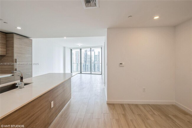Building Photo - 1300 S Miami Ave