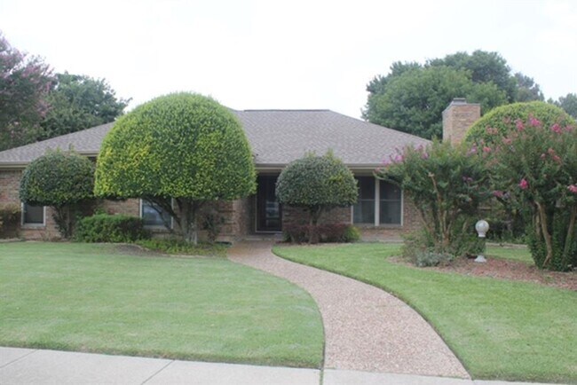 Building Photo - 2817 Lawndale Dr