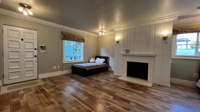 Foto del edificio - 10830 Lindbrook Dr