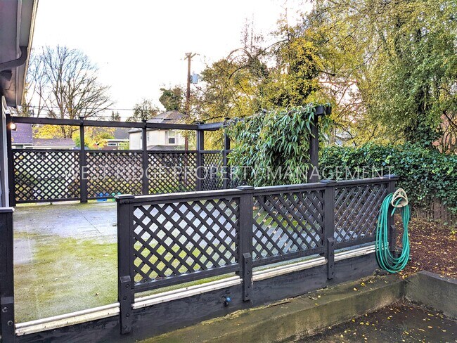 Foto del edificio - 3035 SE Cesar Estrada Chavez Blvd