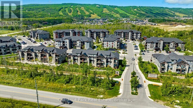Building Photo - 10 Beausoleil Ln