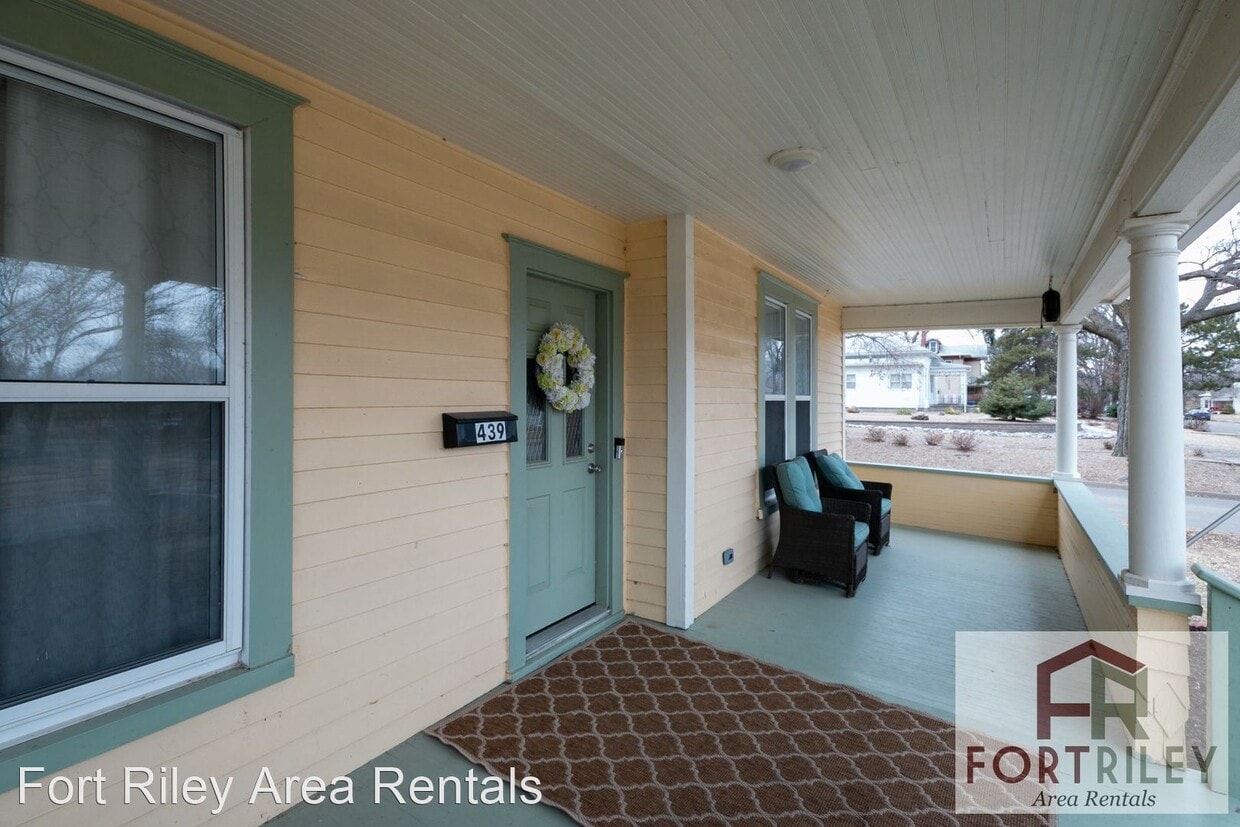 3 br, 1 bath House 439 W 2nd St House Rental in Junction City, KS