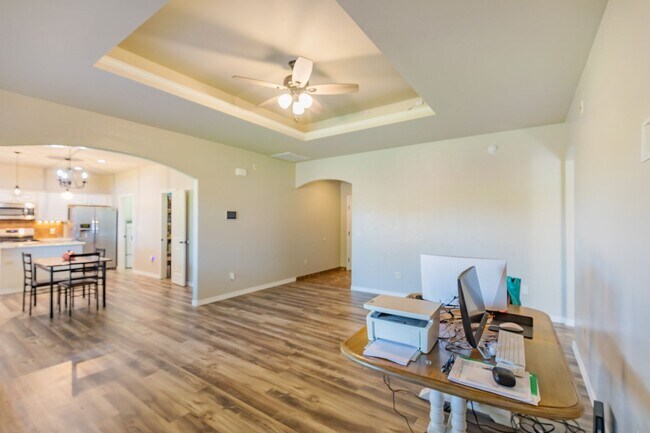 Foto del edificio - Beautiful 3 Bed 2 Bath Home