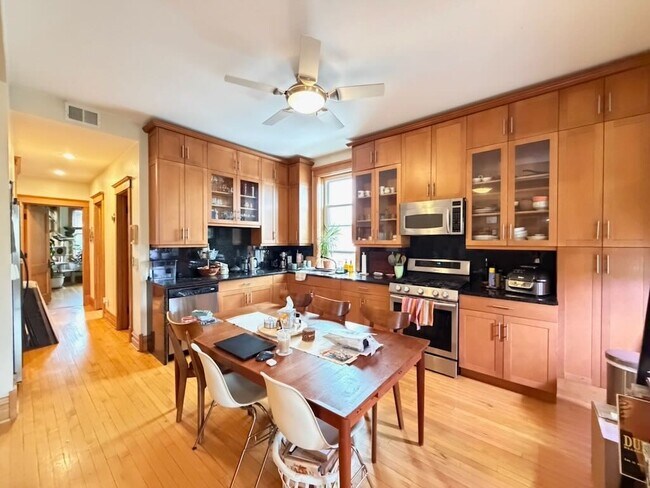 Foto del edificio - 835 N Rockwell St