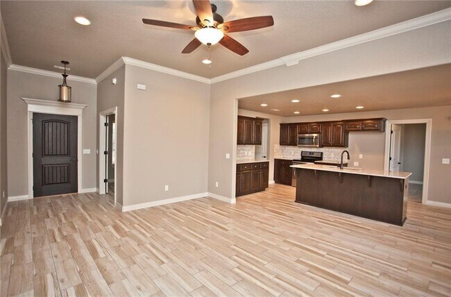 Foto del edificio - 728 NW 64th Ave