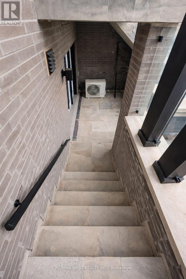 Building Photo - 93 Hatherley Rd