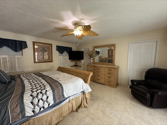 Foto del edificio - 2085 SE Hanford Rd