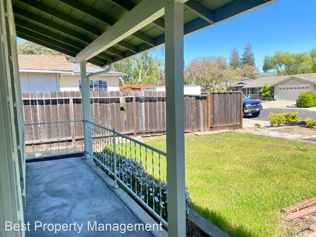Foto del edificio - 3 br, 2 bath House - 2488 Regal Dr