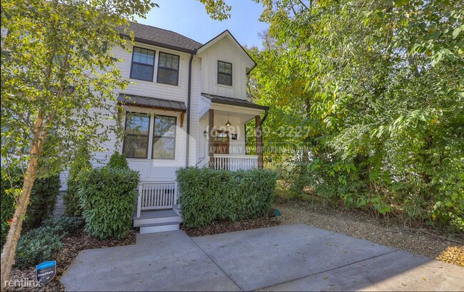 Building Photo - 3 br, 3 bath Condo - 302 Queen Ave -