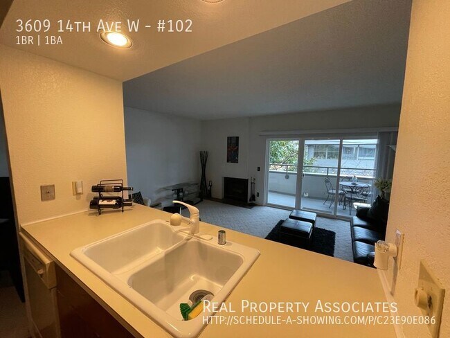 Building Photo - Queen Anne Furnished Condo