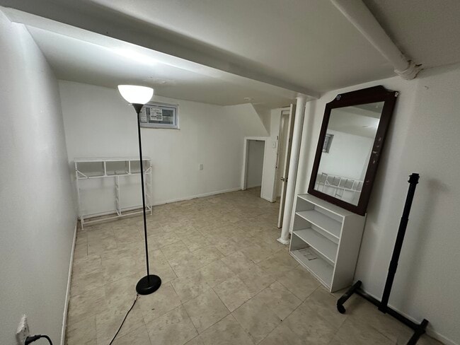 Building Photo - 10528 Van Wyck Expy