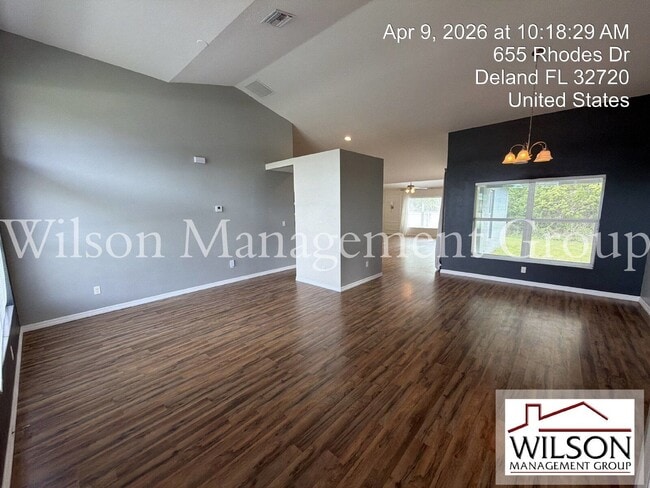 Foto del edificio - 655 Rhodes Dr