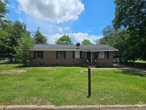 Building Photo - 220 Ebony Ln