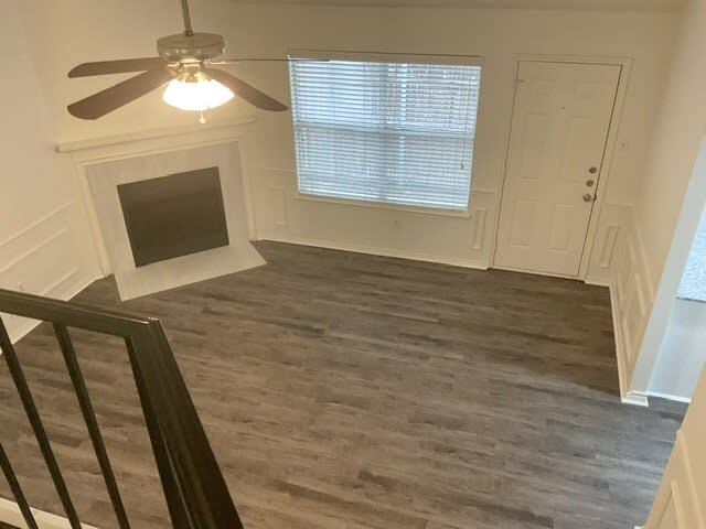 Foto del edificio - 2208 Woodland Oaks Dr