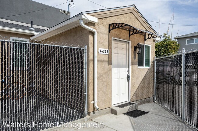Building Photo - Studio, 1 bath House - 4679-B Hawley Blvd.