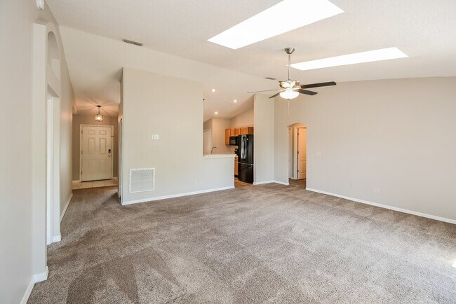 Foto del edificio - 1725 Glen Laurel Dr