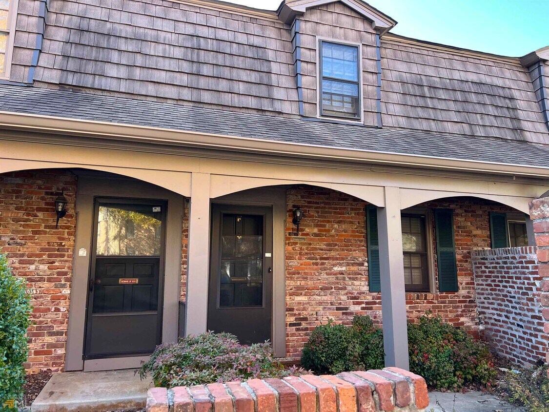 3113 Colonial Way, Atlanta, GA 30341 Townhome Rentals in Atlanta GA