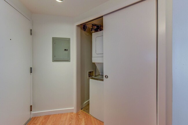 Building Photo - Easy on the Budget