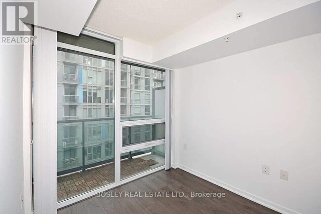 Building Photo - 36 Lisgar St