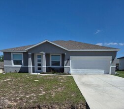 Building Photo - 642 Desmoines Ct