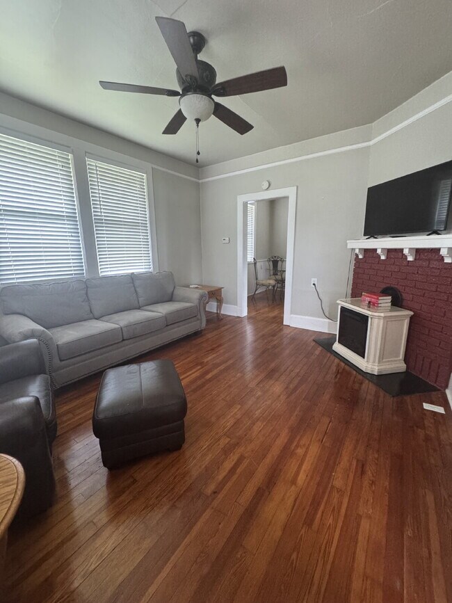 Foto del edificio - Charming 1 Bedroom Apartment in Chicopee V...