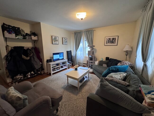 Photo - 551 Washington St Apartment