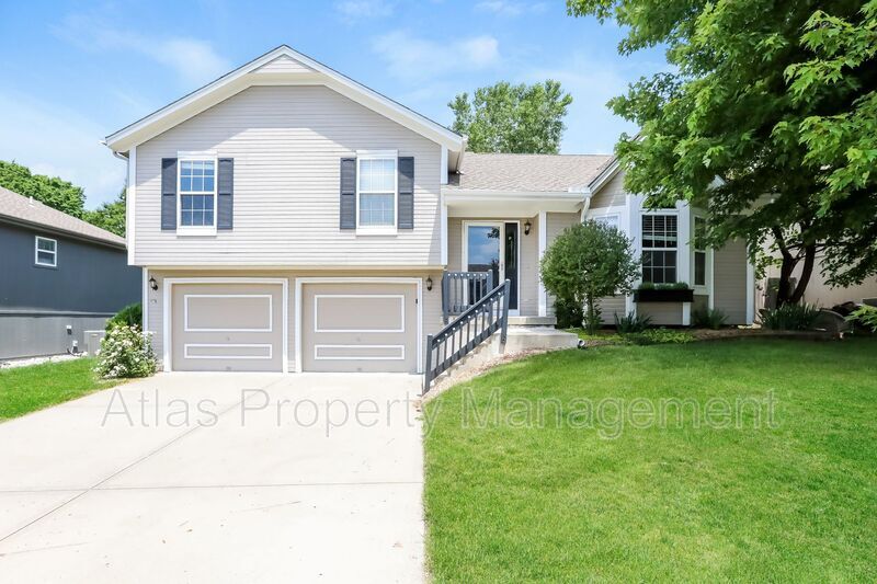 Primary Photo - 3706 NE 81st Terrace