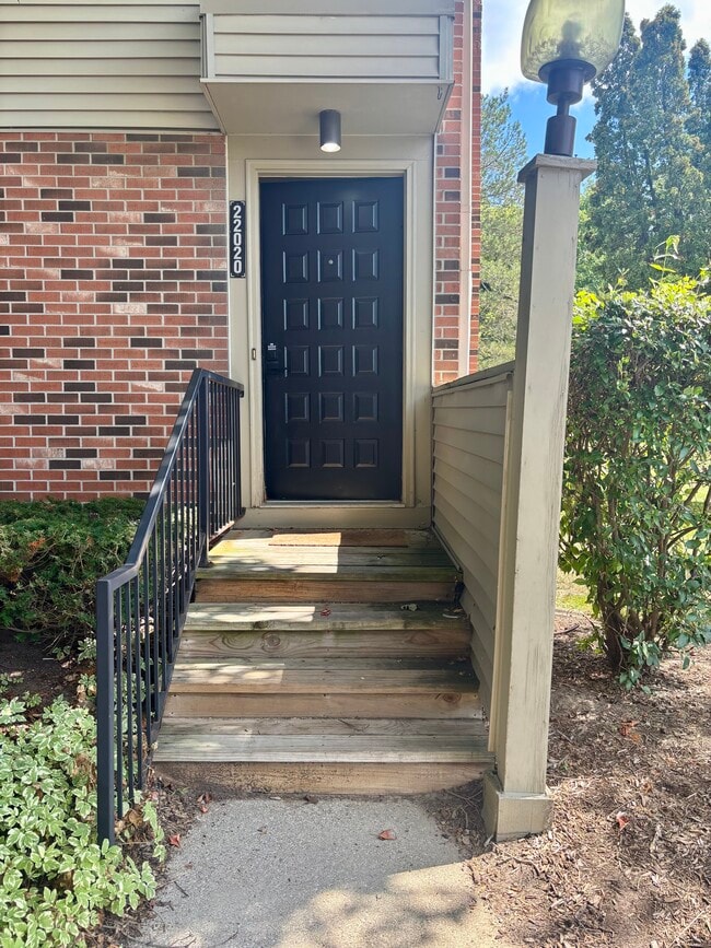 Building Photo - 22020 Indian Creek Dr