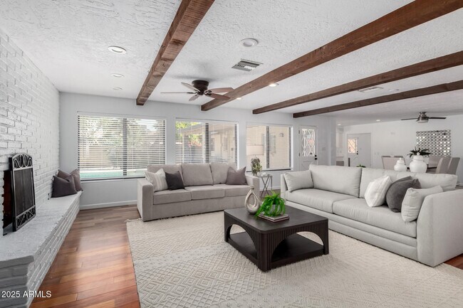 Foto del edificio - 8520 E Turney Ave