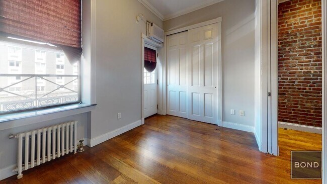 Foto del edificio - 724 Tenth Avenue