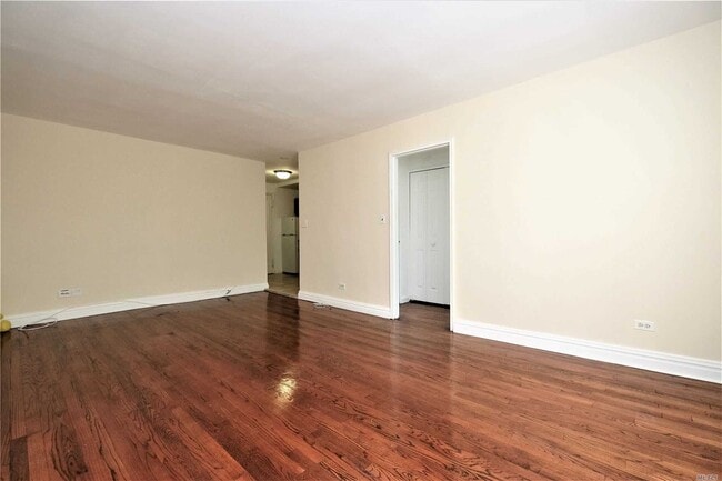 Foto del edificio - 67-14 108th St