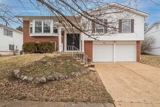 Building Photo - 335 Parma Dr