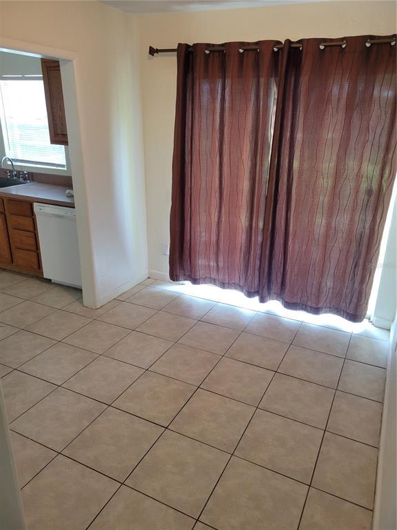 Building Photo - 825 Rosalia Dr