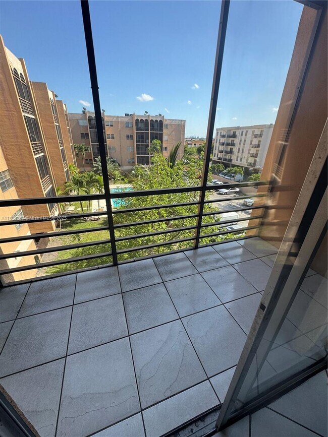 Foto del edificio - 4670 W 13th Ln