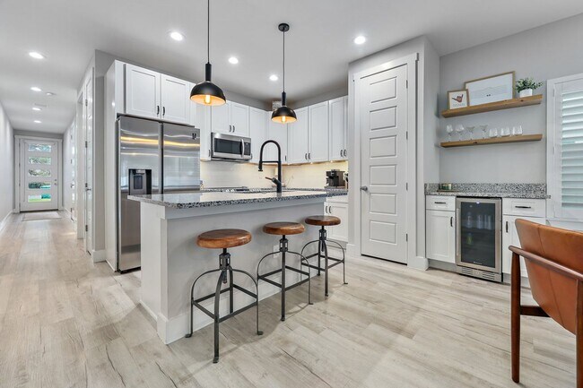 Building Photo - Gorgeous Jax Beach Townhouse for Rent - 4 ...