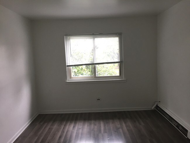 Foto del edificio - 1075 Valley Ln