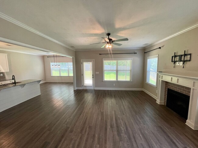 Foto del edificio - Whispering Pines 4 Bedroom 3.5 Bathroom Re...