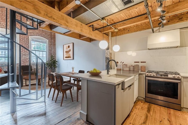 Building Photo - 63 Mangum St SW