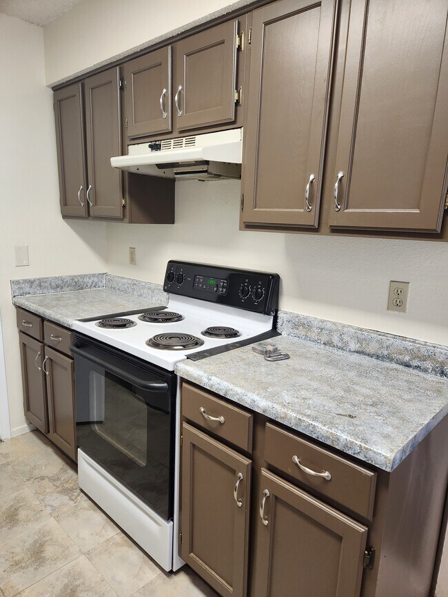 Foto del edificio - 123 Oakwood Ln