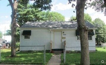 Building Photo - 1252 Ackermant St