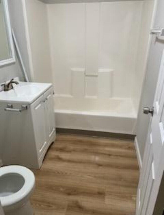 Guest bathroom - 112 Pelham Rd
