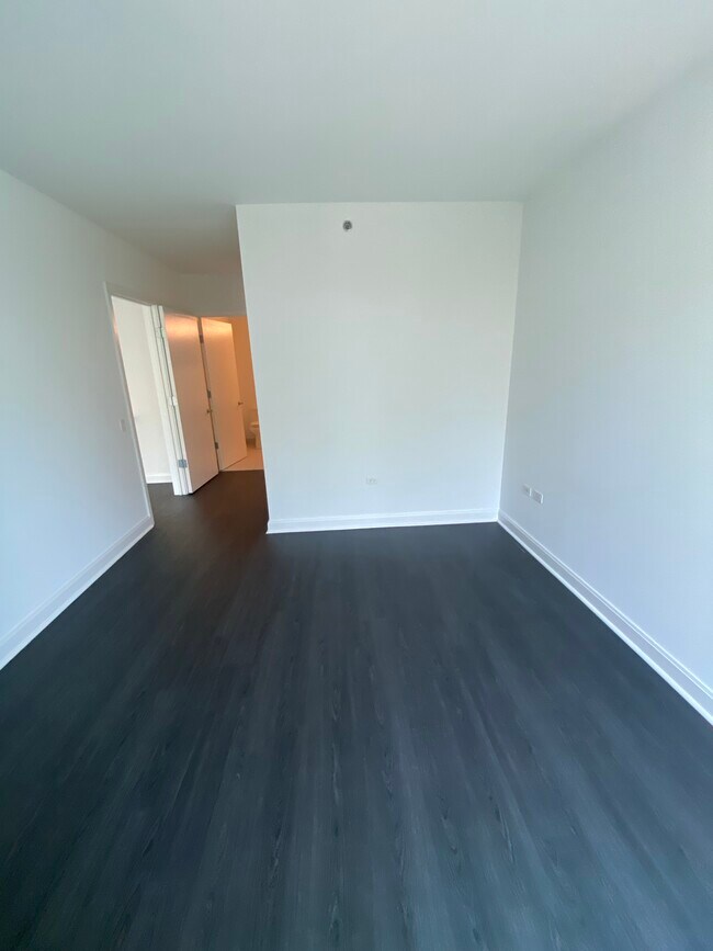 Foto del edificio - 2470 N Lincoln Ave