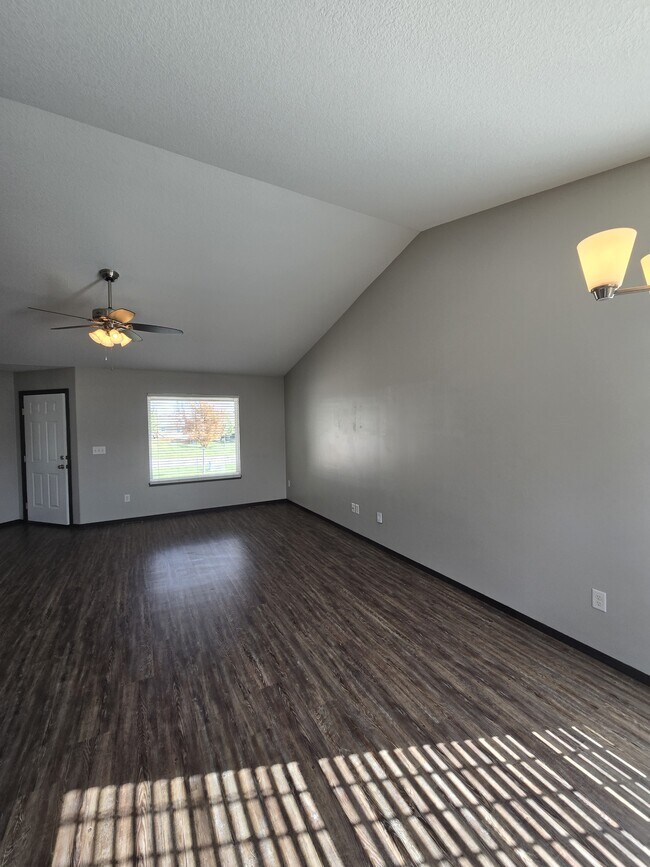 Building Photo - 5925 Millsboro St