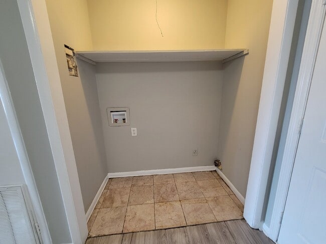 Building Photo - 2 Bedroom Apartment with Modern Amenities in Decatur, AL!