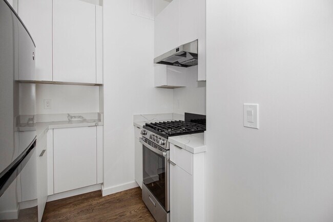 Building Photo - 969 Bush St