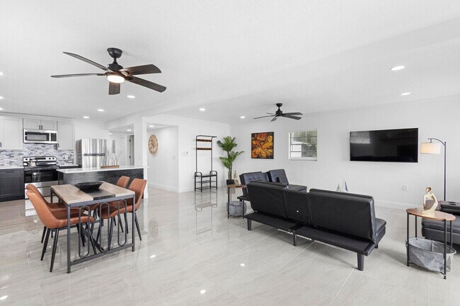 Foto del edificio - 1983 Spring Ave